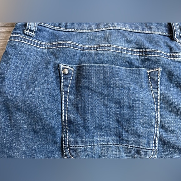 S&P Standards & Practices | Women’s Jean Shorts, Longer Length, Size 32••• - Picture 5 of 11